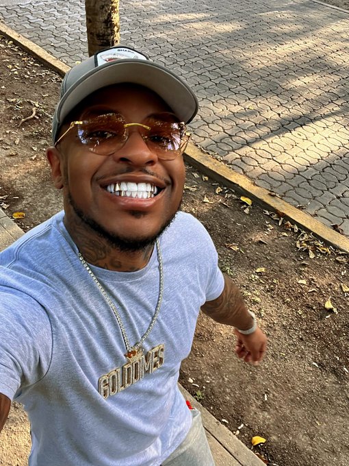 EVEN WHEN IM NOT HAPPY IMA SMILE &amp; 4EVER BE THANKFUL TO THE ALMIGHTY #BIGGOD 💯🙏🏾💯 https://t.co/fAHYf<a href="/tag/biggod"class="tags"><span>#biggod</span></a>