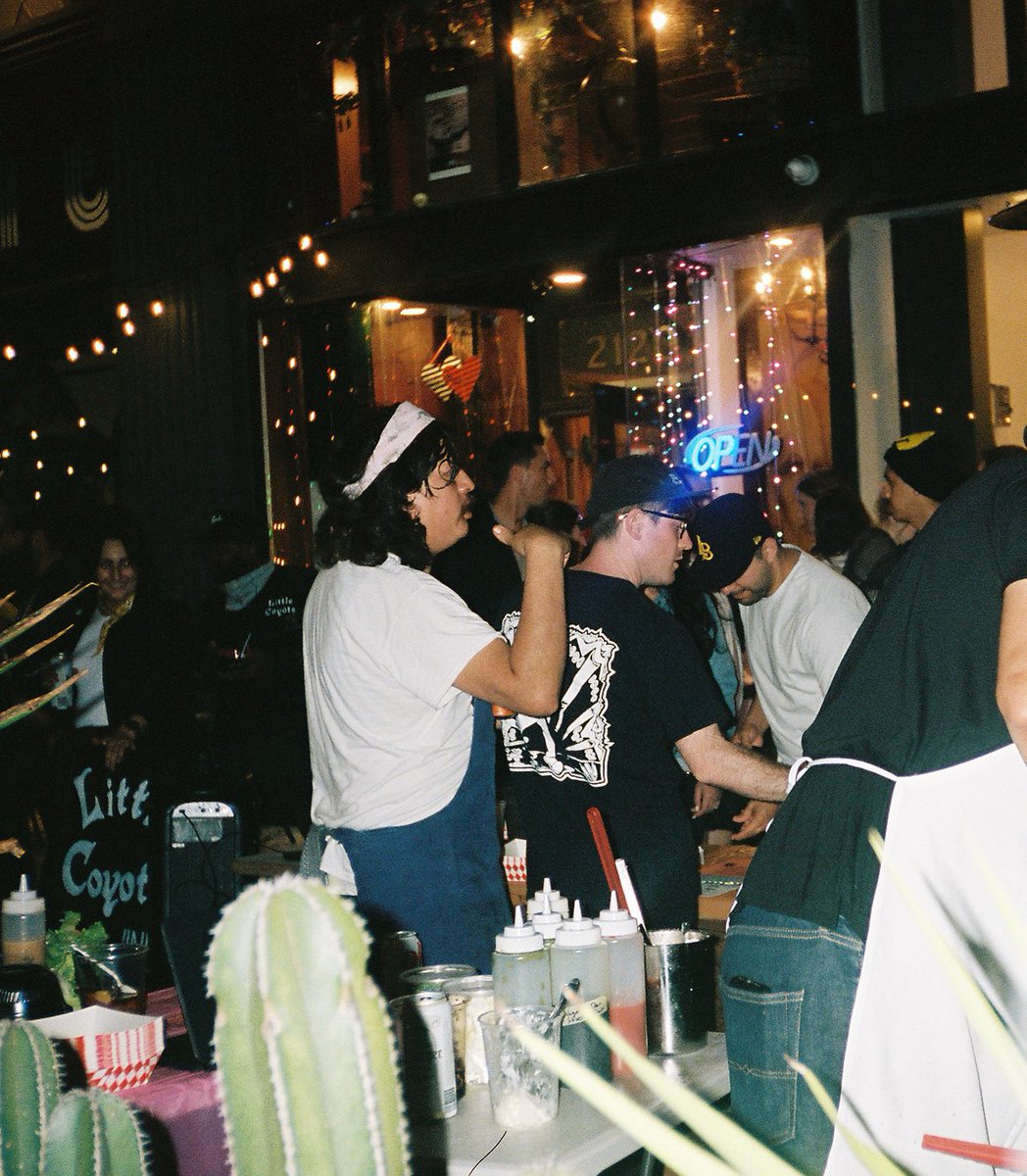beericio's tweet photo. “Estrano, condensing subcultures into street pasta”

https://t.co/ZGwujXh5tI https://t.co/hm6YgR5Ztt