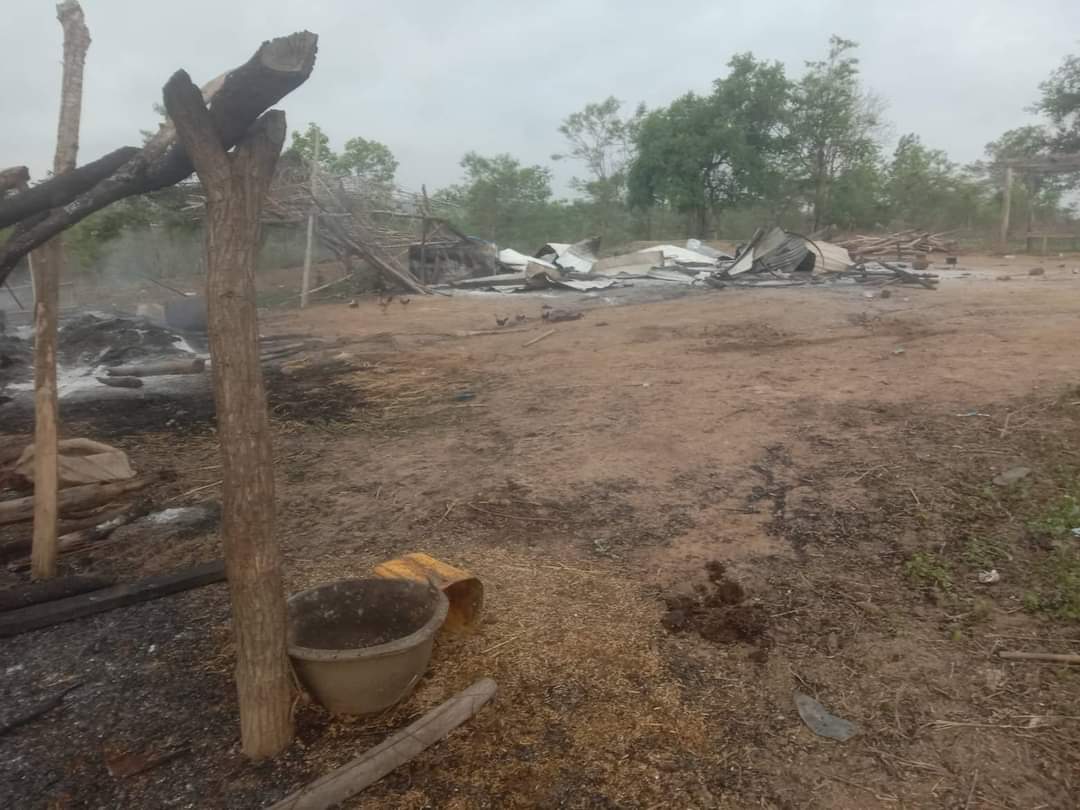 Chanapai247's tweet photo. What's happening in #KhinOo &amp; #Natmauk ?

A contingent of SAC with abt 60 troops raided #KarSeik village this morning and made arrests arbitrarily. They have already besieged the village and 1 house has been caught alight. Currently, no one is able to say ... 1/2
#2022May12Coup https://t.co/mXoThFccsl