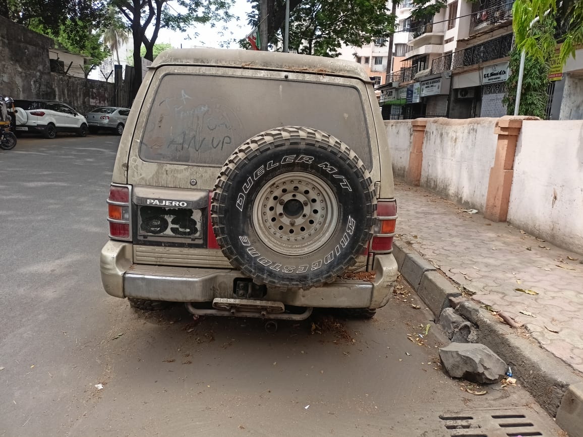 adnandarvesh's tweet photo. @sanjayp_1 This car is parked since 2 years at Aqsa Masjid Road, Jogeshwari West,  Mumbai 102 ... No official is ready to tow and its proving to be health hazard with mosquitoes and cockroaches breeding in it. Please do needful @MTPHereToHelp @AUThackeray https://t.co/FhQQnhq73g
