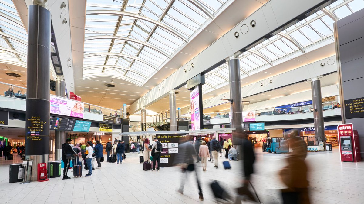 Gatwick_Airport's tweet photo. Morning 👋 We're here to answer any questions you have about your journey - send us a tweet or a DM.

Check out what's open in our Departure Lounges 👜🥗
👉 https://t.co/3rwCFLyi2L https://t.co/bxMh4zflOZ