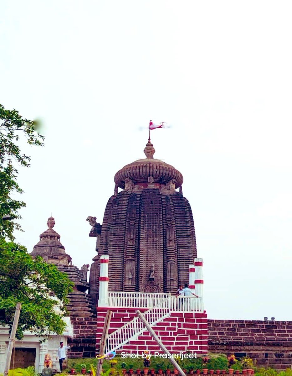 Lingarajdham's tweet photo. Om namah shivay🙏🏻
Jai baba lingaraj!

#Lingarajtemple #Bhubaneswar #Ekamrakhetra https://t.co/sOEtZLMht6
