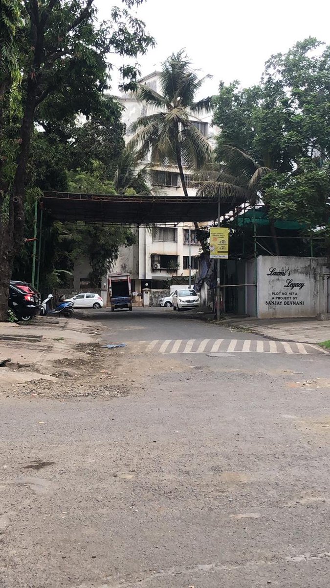 SocietySindhi's tweet photo. Plot 113, Sindhi Society, Chembur. How is such a big Pandal being constructed in a residential locality road. Does BMC give such permission @AUThackeray @ShivSena https://t.co/mceb9Vpwe7