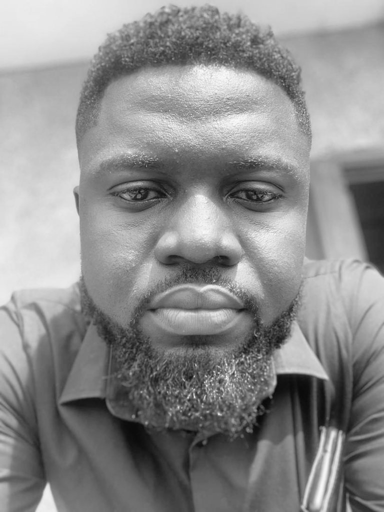 Lynches11's tweet photo. My morning face https://t.co/9RqYkQxV0y