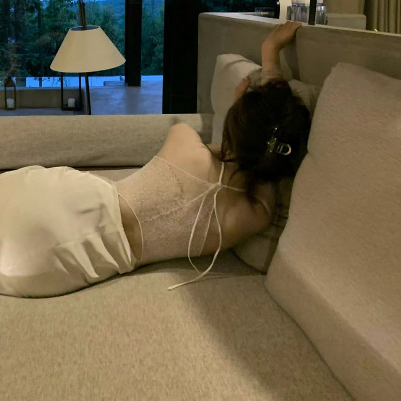 福利姬sisi_violet分享的黄推图片4 - 网红私拍内容