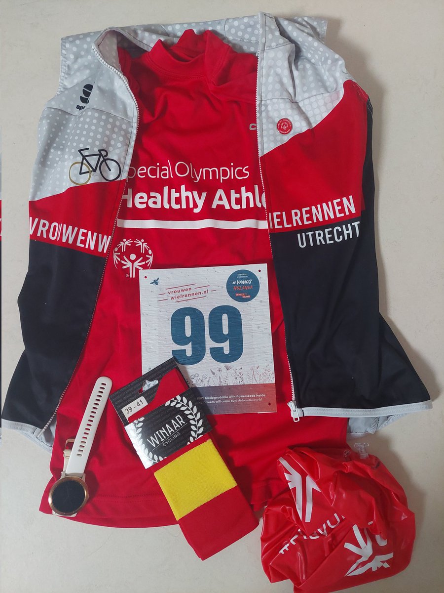 RagnaSchapendon's tweet photo. #VAMOS vandaag koerst inclusie!

60 vrouwen🚴 rijden Vuelta etappe.
Over 180 km sluiten vluchtelingen, fietsers met beperking, prominenten en topvrouwen aan, zij rijden op kop en zijn vrijwilliger. #PlayUnified https://t.co/1xy6StD8Ya