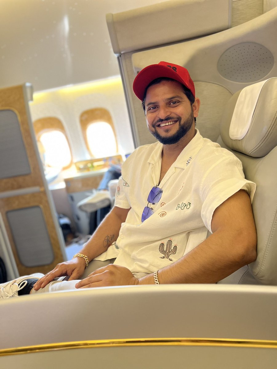 ImRaina's tweet photo. Let’s go travel time 🛫 https://t.co/b1wdl8woHP
