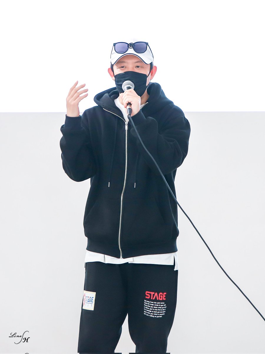 Line_SH_H_O_T_'s tweet photo. 220508 stage631 버스킹 "봄나들이 in stage"
#토니안 #tonyan #tntonyan #안승호 #stage631 https://t.co/4g0LhQkqdX