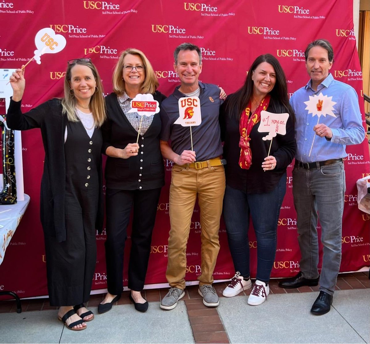 BillLeachPhD's tweet photo. @USCMPAOnline @USCPrice @USCOnline @kelly_rawlings @tara_blanc @john_calanni @sc_nikki Fun and more fun. https://t.co/GQQuDc2BjF