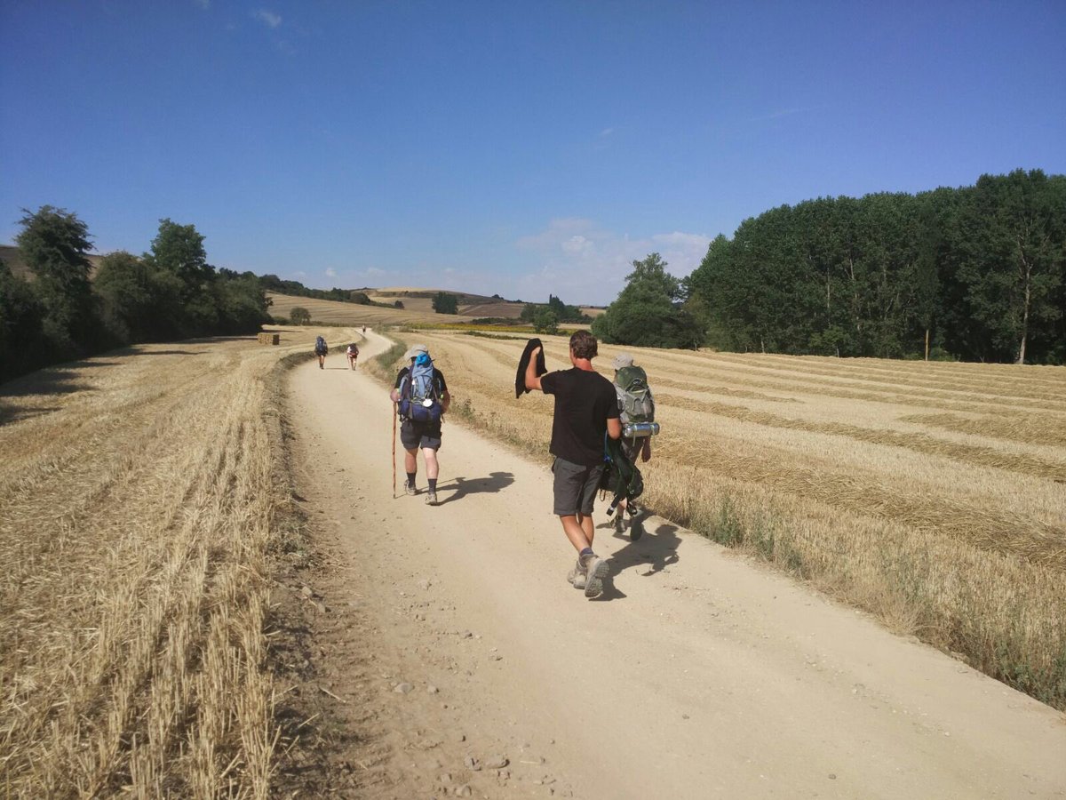 sky_mikaela's tweet photo. 1.Viinilähde Espanjassa 2. Kartta ja kompassi 3. Ystävät/ Tie 4. Maisemat

Camino de Santiago, The Way, Camino Francés, Caminos. Siinä Googletettavaa jos monet pitkät vaellukset (oma pisin 1009 km) ja unohtumaton reissu kiinnostavat. Erittäin suosittuja. Jää koukkuun. Ihmiset ❤️ https://t.co/NJlRoji78W