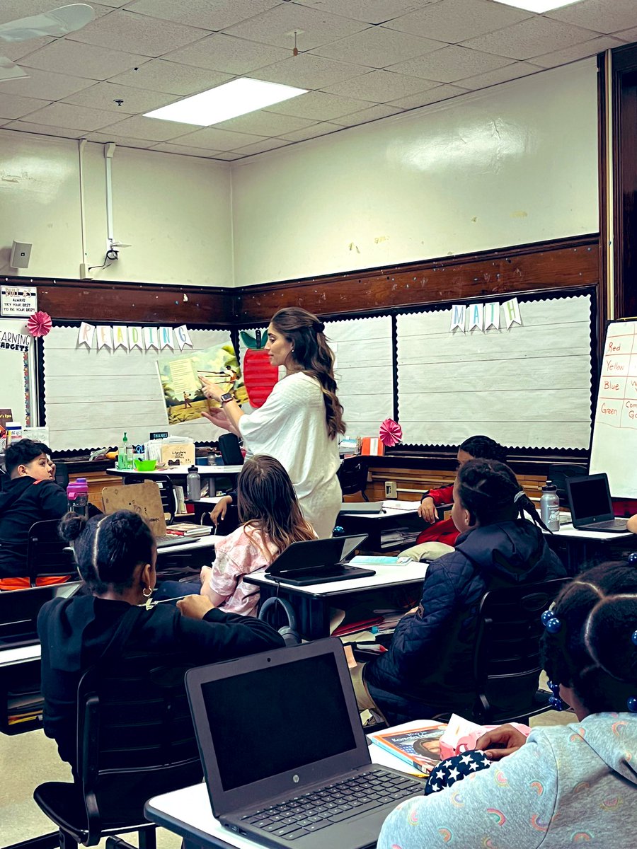 Baseball Theme Mystery Reader Attendance Challenge 🦉 ⚾️ <a href="/BetancesOwls/">Betances OWLS</a> <a href="/corinne_barney/">Corinne Barney</a> #AllDayEveryDay <a href="/Hartford_Public/">Hartford Public Schools</a> <a href="/HartfordSuper/">Dr. Andraé Townsel</a> #AttendanceMatters