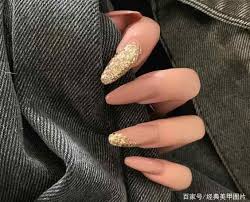 新做的美甲，喜欢!