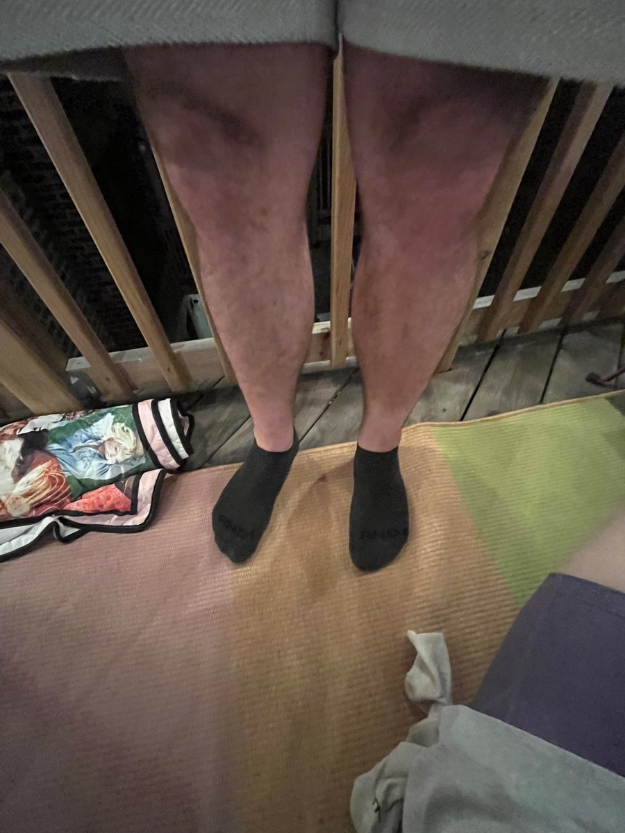 madisonrae27's tweet photo. Kaleb is 6’3 and I am 5’3 but we have the same length legs https://t.co/PUwvDtRkxU