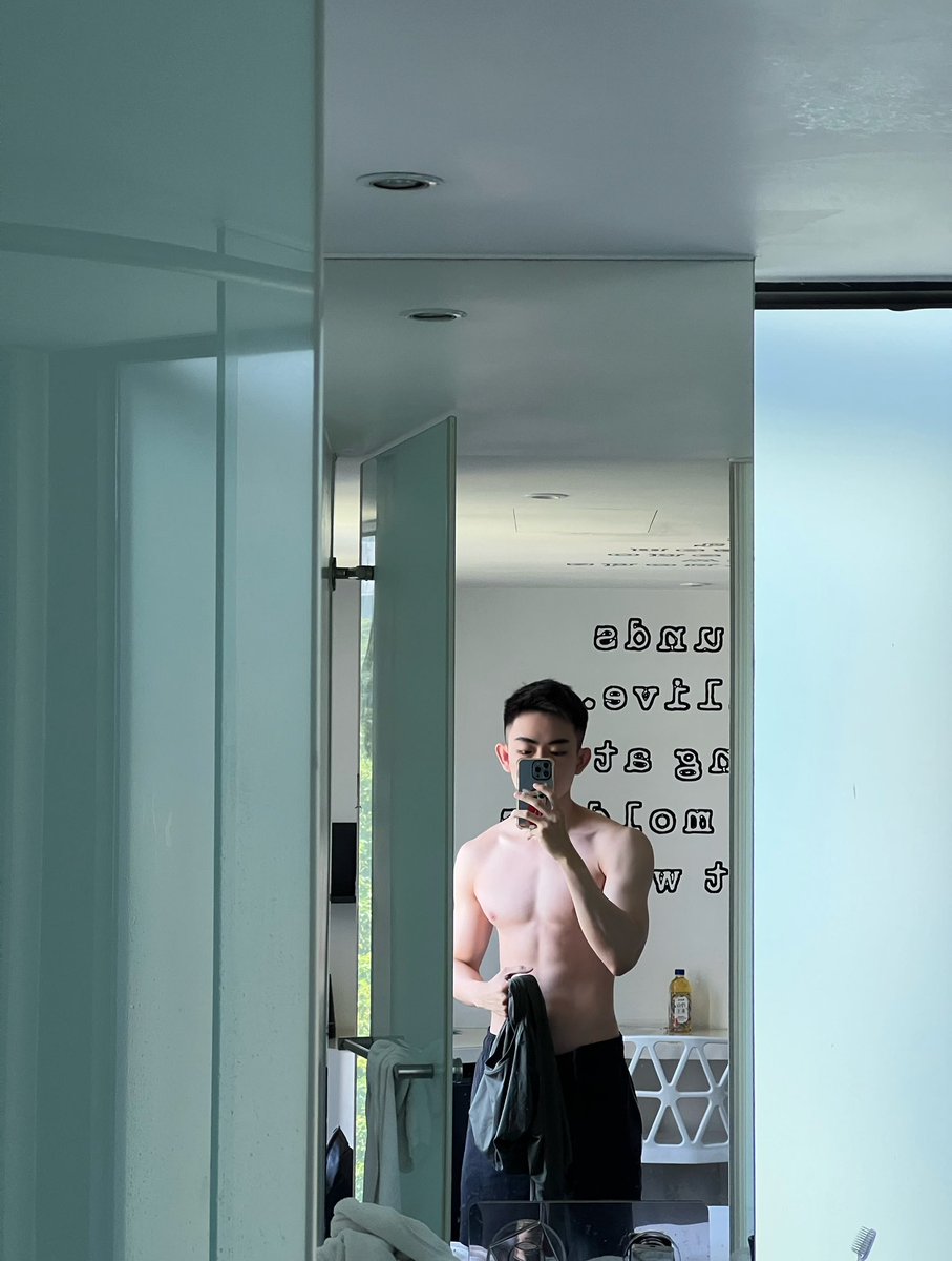 太白線條就很容易就被光線吃掉🥺