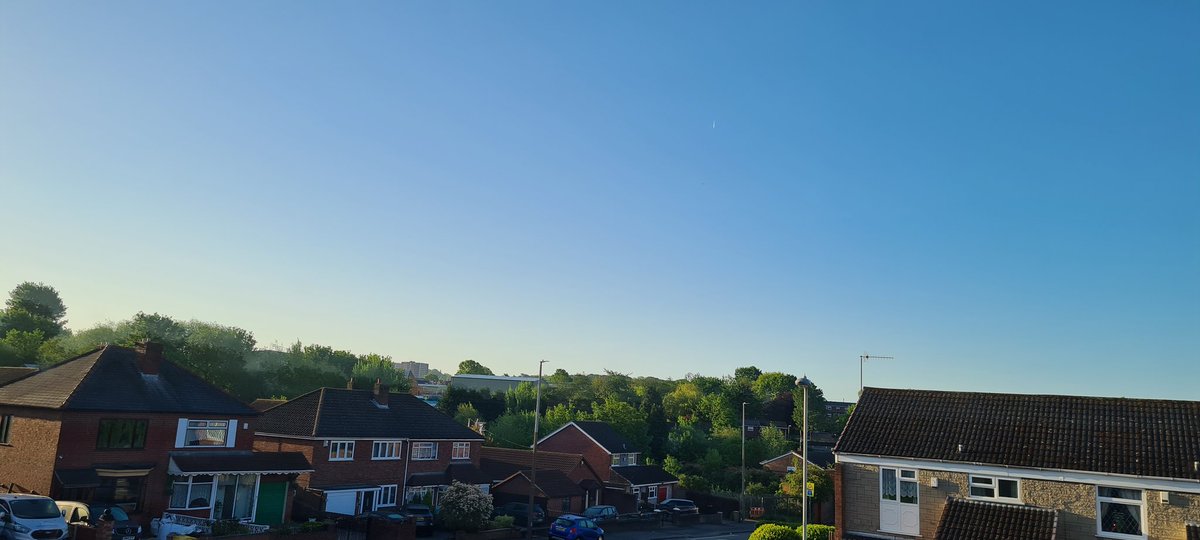 ppl_egbo's tweet photo. Looks like a beautiful morning.... what shall I do today?
Oh yeah, let's go FLYING!!! 🛩👍👊👌😁😍 https://t.co/5YtTkwUQ1d