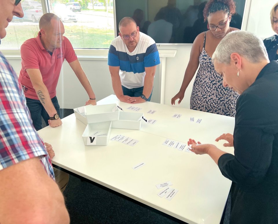 France_SST's tweet photo. 📥 Petit #CardBoxes du matin pour nos futurs #Formateurs #Risques #Routiers 🚗 😉.
➕ d'infos sur notre prochaine session 👉 https://t.co/SvtnaAIYRa
📍 Centre National #FranceSST https://t.co/kwezlLKCoe