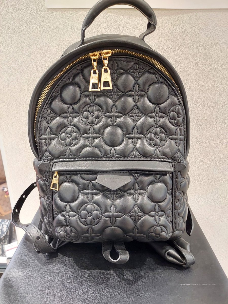 grare_ginza's tweet photo. #ルイヴィトン のモノグラムフラワーのリュックが入荷されました！可愛いらしい柄に小ぶりなリュックです😊

商品の詳細は↓より
https://t.co/vwkyCAkrj2

#ルイヴィトン　#ヴィトンバッグ　#エルメス銀座　#銀座買取　#hermes #hermesginza https://t.co/4bhhNZ6kNv