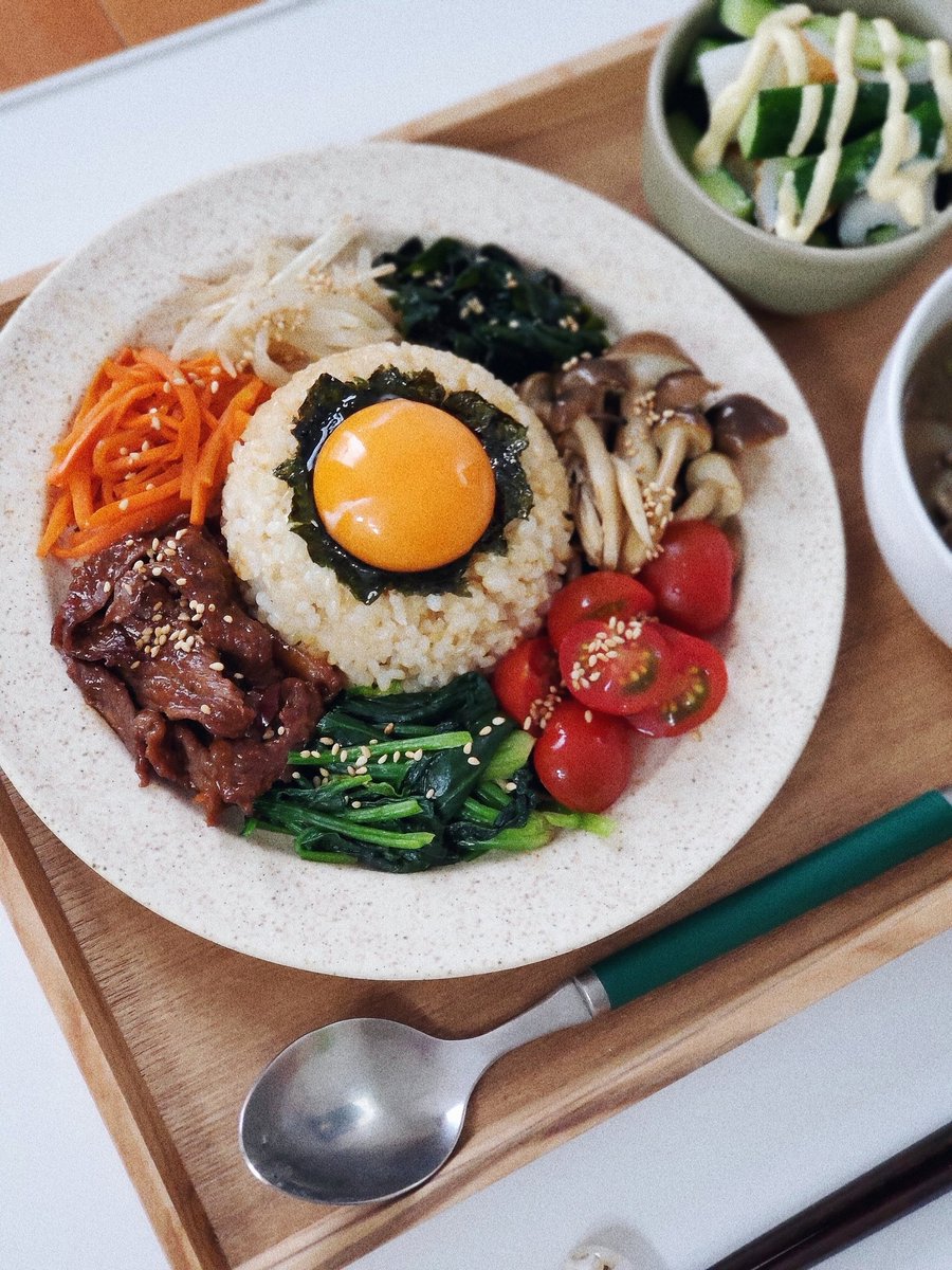 maronmarrondog's tweet photo. 野菜もりもりとれてお腹いっぱいになれるビビンバ、とてもよき🇰🇷 https://t.co/YoRaKTPcGt