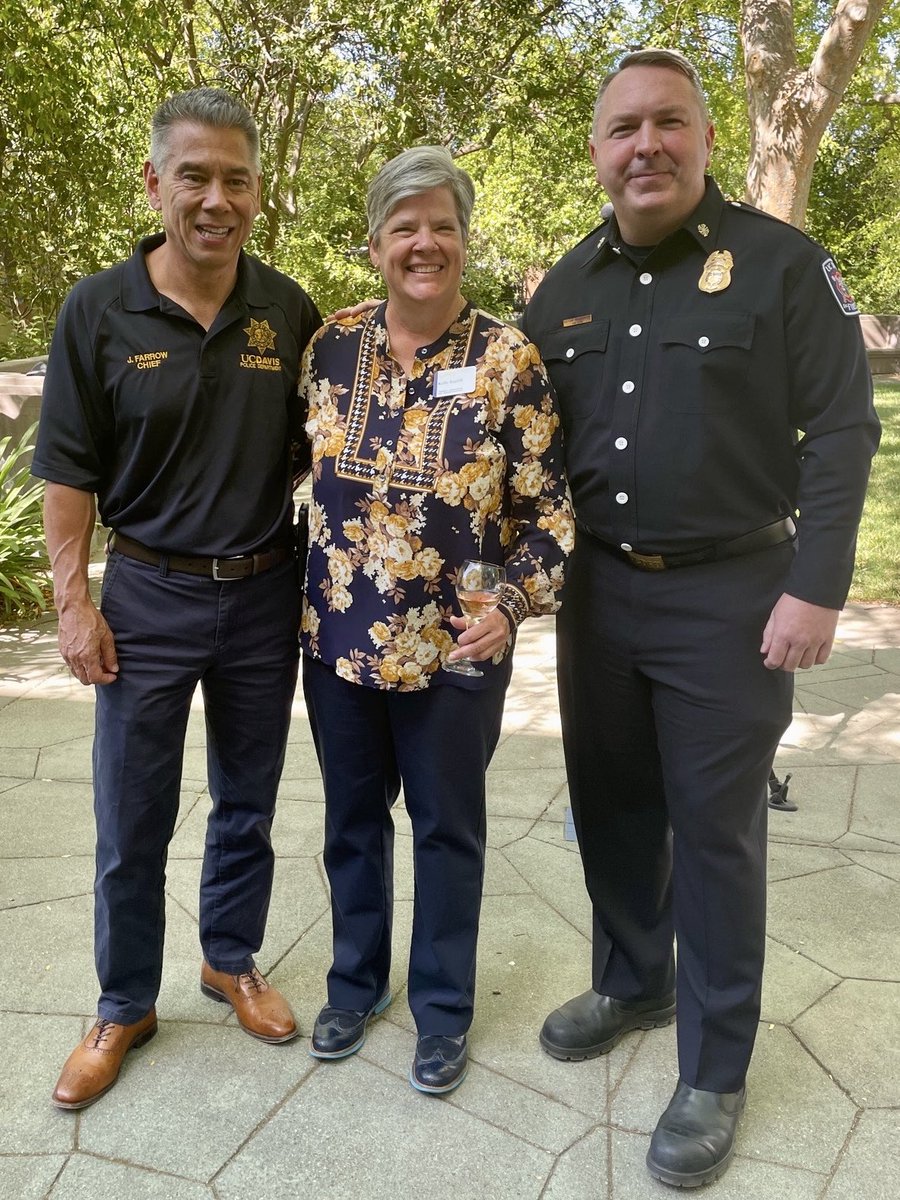 TheCornTrooper's tweet image. UC Davis Police Chief Joe Farrow &amp;amp; I honored Vice Chancellor Kelly Ratliff today with a shadow box of badges, patches, &amp;amp; challenge coins from @UCDavisFire &amp;amp; UCDPD. A kind, collaborative, &amp;amp; talented leader! Thanks for your support of #UCDFD &amp;amp; enjoy a well deserved retirement! 💛💙