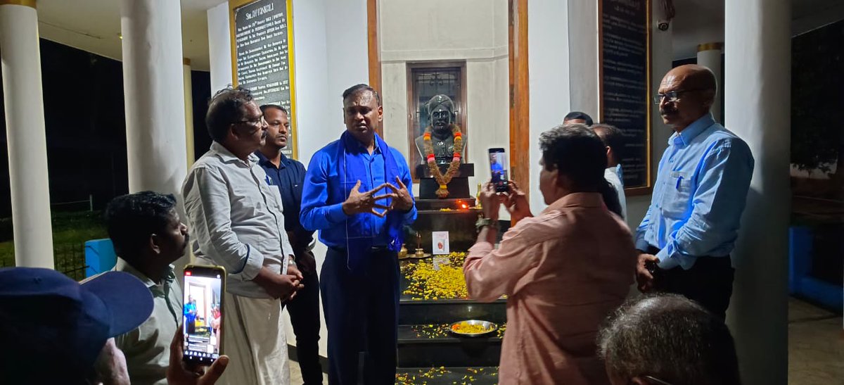 ദേശീയ അധ്യക്ഷൻ Dr. ഉദിത് രാജ് വെങ്ങാനൂർ മഹാത്മാ അയ്യൻ കാളി സ്മൃതി മണ്ഡപത്തിൽ. ജയ് മഹാത്മാ
