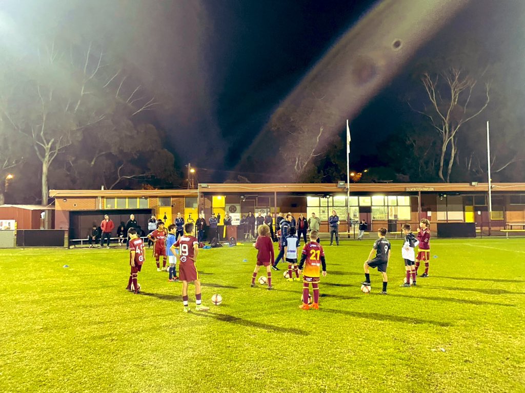 7Hamdani's tweet photo. Thank you @Altona_CitySC for the warm welcome &amp; hospitality last night 🤝
Fantastic to run another coaching workshop though our @gomvfc Club Victory Program, this time at @jasondavidson29’s grassroots club. 
Top engagement from coaches &amp; players 👏 https://t.co/TCROimGkri