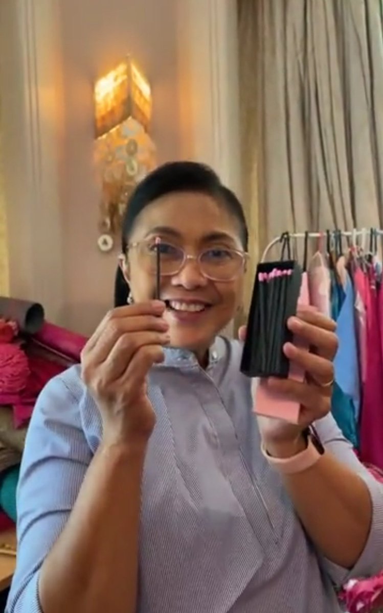 sediashua's tweet photo. This live is so therapeutic and wholesome.

Thank you so much, VP Leni @lenirobredo 🥹🥹

#LeniLiwanagSaDilim 
#KakamPENK
#RosasSaDilim
#LeniRobredo https://t.co/I2QOf34Re5