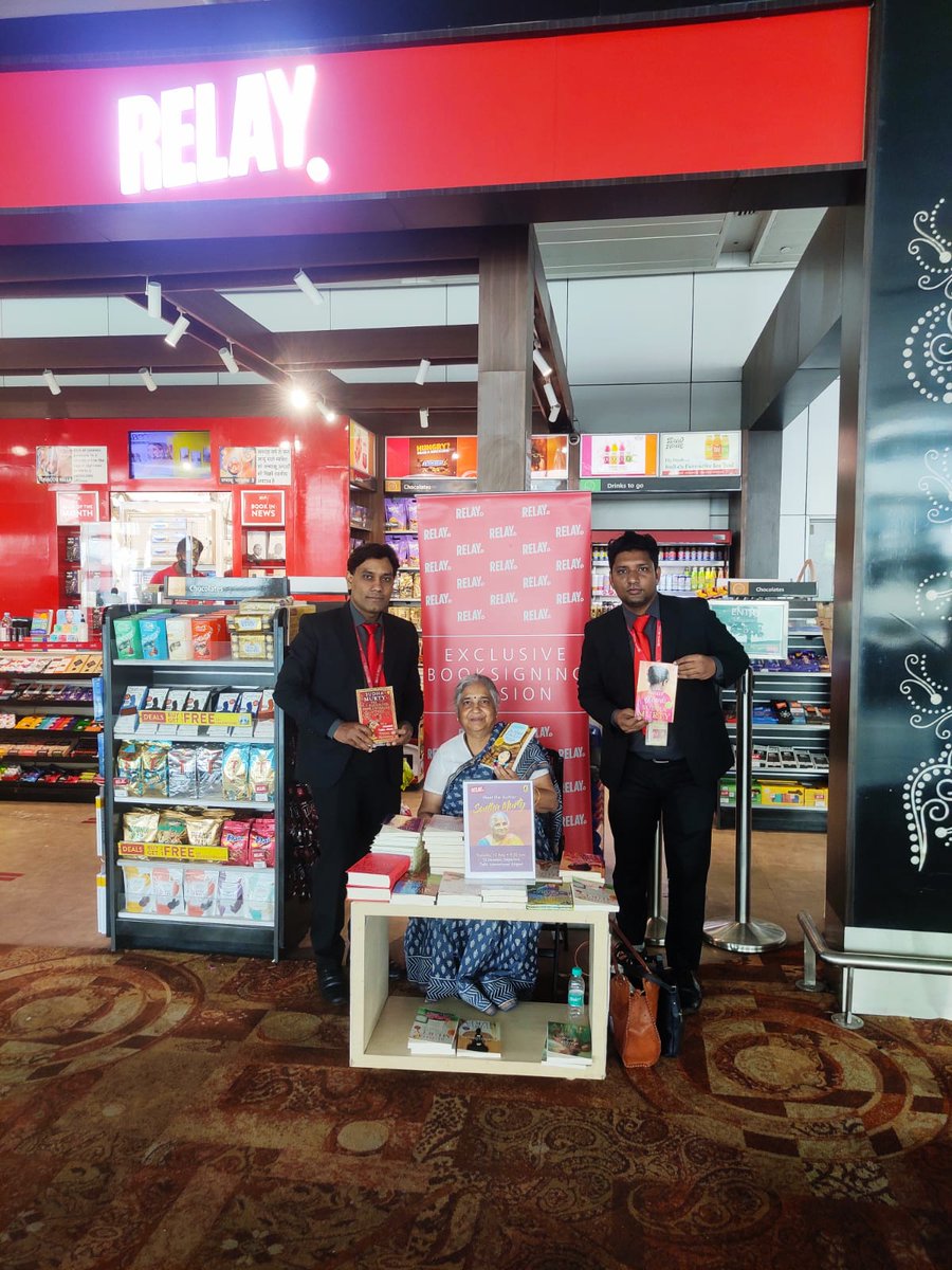 RelayIndia's tweet photo. #RelayAuthorSigning by #sudhamurty successfully at Relay India - Travel Retail Services pvt ltd. @DelhiAirport .Grab your copy now
@PenguinIndia
#Relayindia #authorsigning #authorsofindia https://t.co/9UdoxRvESd