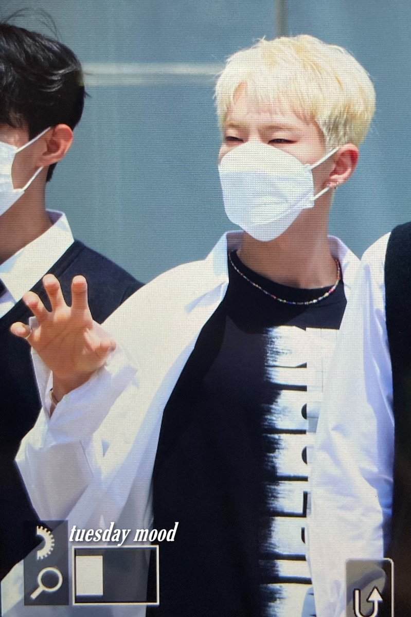 220512  프리뷰

💛🐯

#호시 #ホシ #HOSHI #권순영 #세븐틴  #SEVENTEEN  <a href="/pledis_17/">세븐틴(SEVENTEEN)</a>