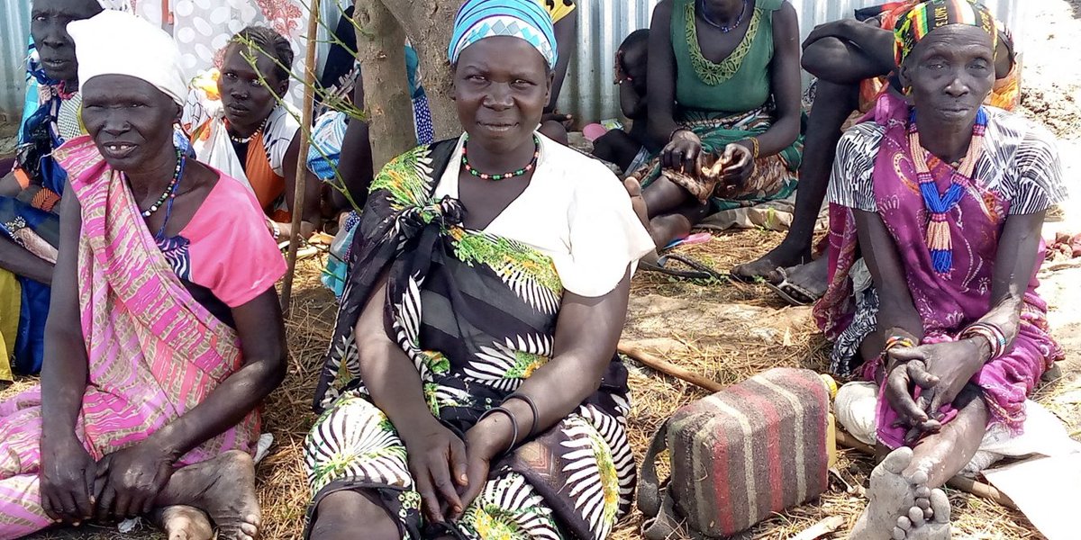 CortadaFranc's tweet photo. Twiteo desde Rumbek, Sudán del Sur.

Me niego a aceptar la indiferencia de los países ricos frente a la hambruna que pasa delante nuestro. Llevo 3 días recorriendo comunidades: hambre y preocupación.

Dinero hay. Lo vimos con COVID y Ucrania ¿Porqué no hay esa misma contundencia? https://t.co/Gq6O7nMPUB