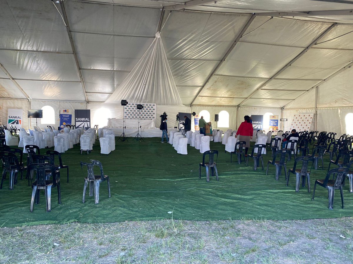 CryptoMadeFun_'s tweet photo. Learners from Grade 7-12 prepare yourselves and Go to Chris Hani Education District...Eastern cape career and science expore 
Supported by @SANRAL_za @OldMutualSA @SuvChallenge 
#MakingEducationFashionable https://t.co/bwIoM7hdPy