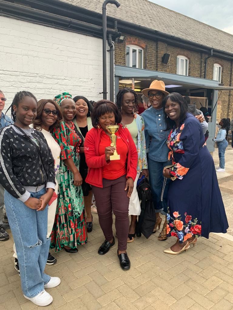 confident_queen's tweet photo. Grateful for such lovely local support #UKLaughterChampion #WorldLaughingCompetition #TheLaughingAccountant @gennyjones #LaughterYoga #KeepLaughing https://t.co/ZYe8gH65ND