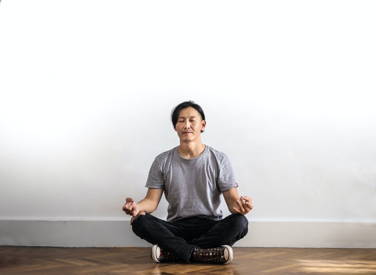 Nyt vuorossa asiaa #Mindfulness'ista – onko kyseessä muotivillitys vai oikeasti varteenotettava hoitomuoto? Tutkimustieto karttuu: apua ainakin #masennus'ksen ja #syömishäiriö'iden ja kivun hoidossa. Lue uusin artsumme: vastalaake.fi/vl_artikkelit/… #mielenterveys #psykologia #tiede