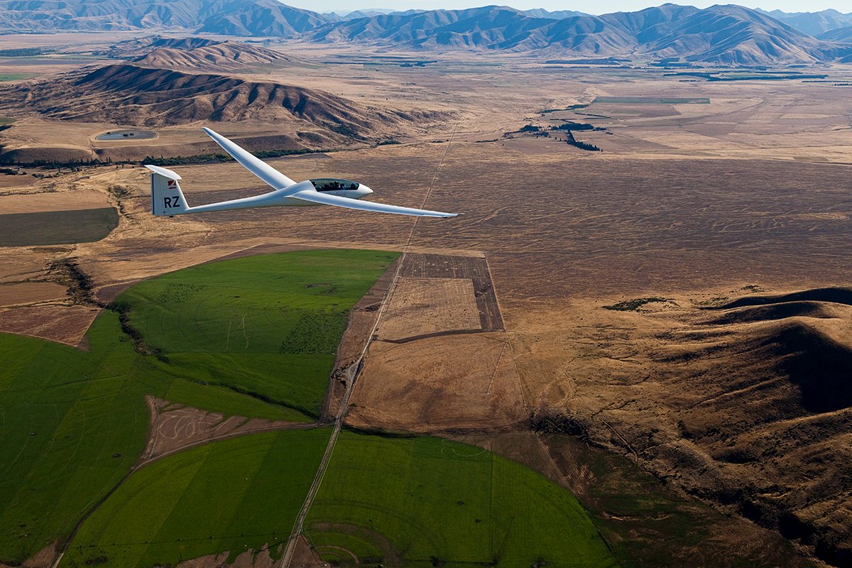 GM. 🌞

Even if there is blood in the streets, that doesn´t hold us back to create art!

Drop your latest mint here and I´ll retweet them all later!
Let´s support each other 💗

I start with mine ✨ 

SILENT FLIGHT
0.13 $eth