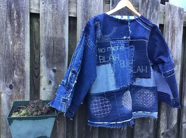 Delivering garments made by <a href="/dundee_angus/">Dundee&Angus College</a> Hnd2 textiles students to the <a href="/VADundee/">V&A Dundee</a> for their exhibition opening tomorrow. Jacket by Adrienne Gerrard. vam.ac.uk/dundee/whatson #reuse #preventlandfill #sustainable #denim #Dundee