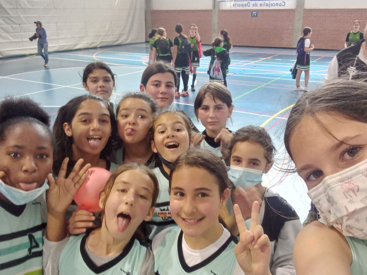 CAB_lasgabias's tweet photo. Alevin ⛹️‍♀️⛹️‍♀️ #grupobarcalo terminó la competición liguera vs CAB Atarfe en un partido en el que nuestras chicas demostraron el buen trabajo que están haciendo. 💥🔥🔥

#soydelCAB
#baloncestolasgabias
#ilusionceleste https://t.co/SHglQnVP5m