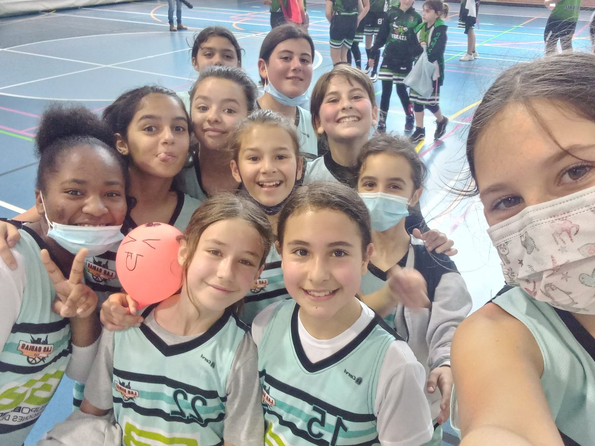 CAB_lasgabias's tweet photo. Alevin ⛹️‍♀️⛹️‍♀️ #grupobarcalo terminó la competición liguera vs CAB Atarfe en un partido en el que nuestras chicas demostraron el buen trabajo que están haciendo. 💥🔥🔥

#soydelCAB
#baloncestolasgabias
#ilusionceleste https://t.co/SHglQnVP5m