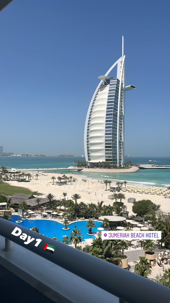 StevenBlack23's tweet photo. Good morning 🇦🇪 wee stop off before Sevilla 🇪🇸 🏆 😂 https://t.co/jpqH7AaXTC