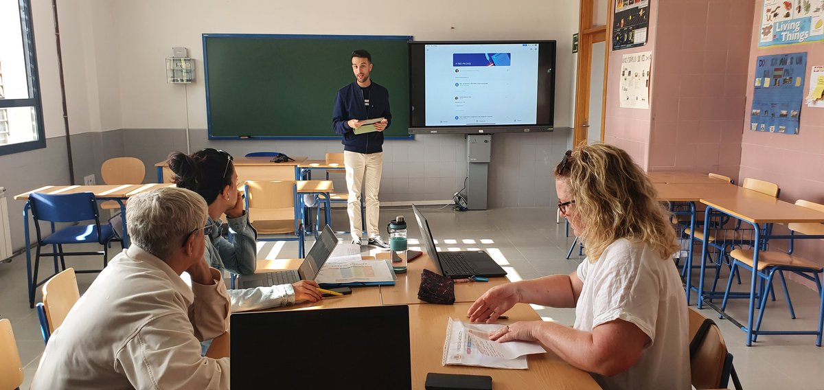 Evaluation session of our Swedish-Spanish exchange <a href="/proyectocartama/">IES Cartima</a> <a href="/englishbydavid/">David Cabrera</a> <a href="/auro_carretero/">Aurora Carretero</a> <a href="/silviamontufo/">Silvia Montufo Urquízar</a> <a href="/LyndseyGoodwin3/">Lyndsey Goodwin</a>