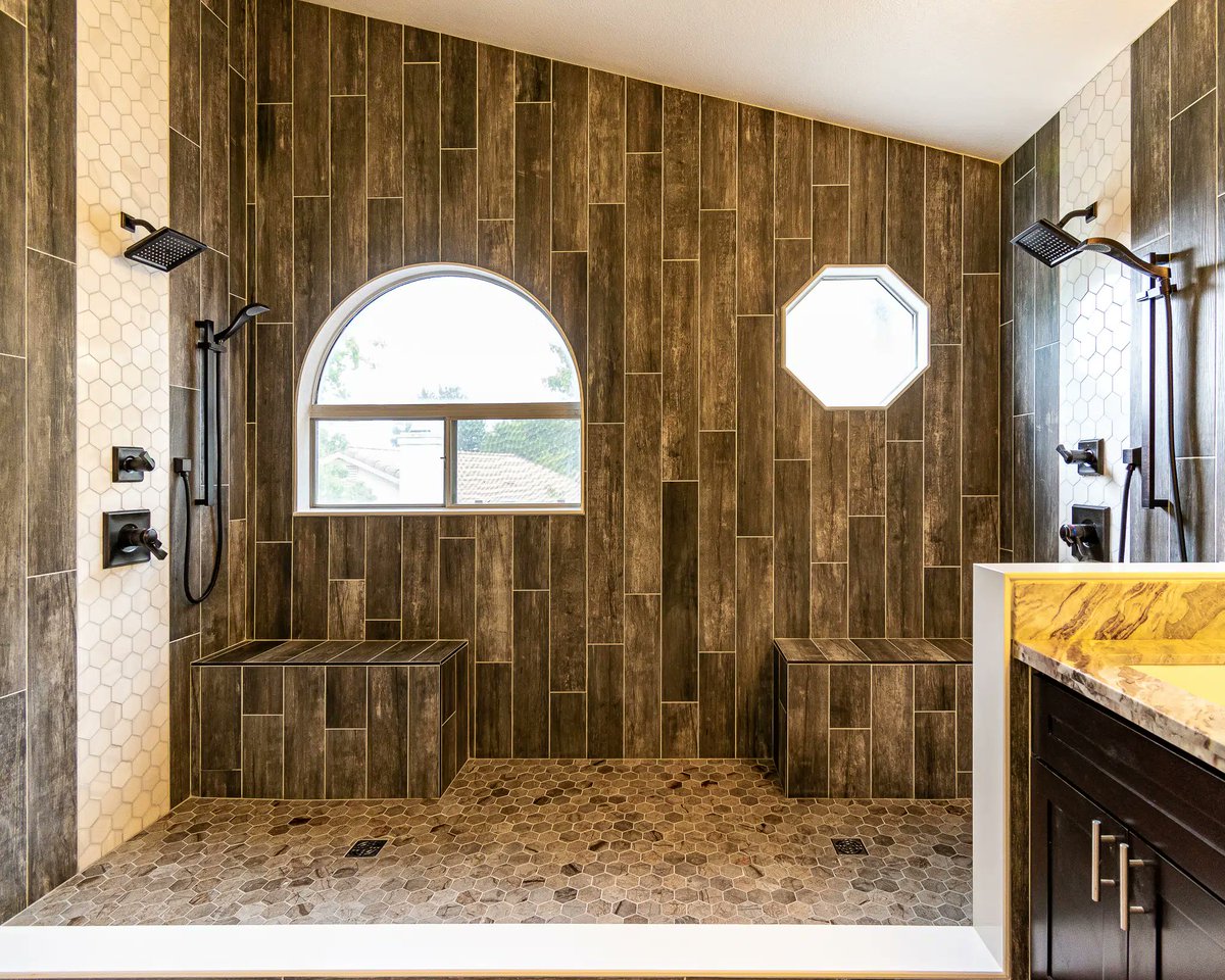 fregeau_'s tweet photo. Our custom shower conversion service will remove an old tub along with a walk-in shower and converted the entire space into one large walk-in shower that you love. For more - https://t.co/lPQ18iEAte
#bathroomremodeler https://t.co/RnSiwe27C2