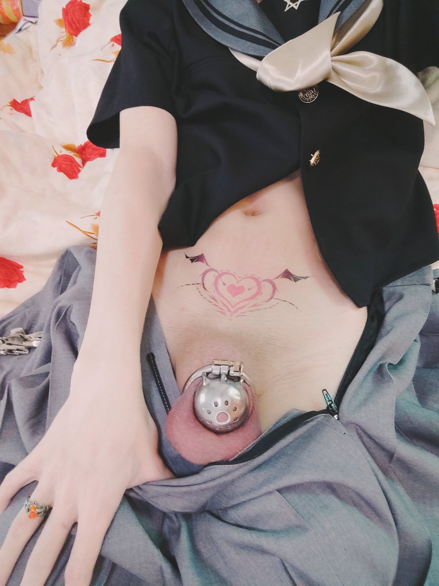 xi4109's tweet photo. 今天阴雨绵绵的一天呢～感觉有什么不好的事会发生......
诶诶？小腹上突然多出来了什么？！
脑袋...脑袋变得好晕...小阴蒂也涨起来了...想要...
#男娘 #伪娘の日常 #淫紋 #伪娘母狗 #贞操锁奴 #cb锁 #可爱的男孩子 https://t.co/KLG0DnYW5O