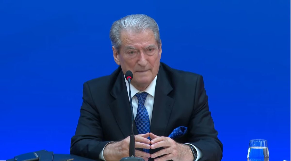SaliBerisha's tweet photo. VD-Berisha: Beqja e baxhanaku Frangu s’lënë tender pa rënë në tokë, të pangopur https://t.co/qWfLdrEB7c https://t.co/lQrs4kqdfX