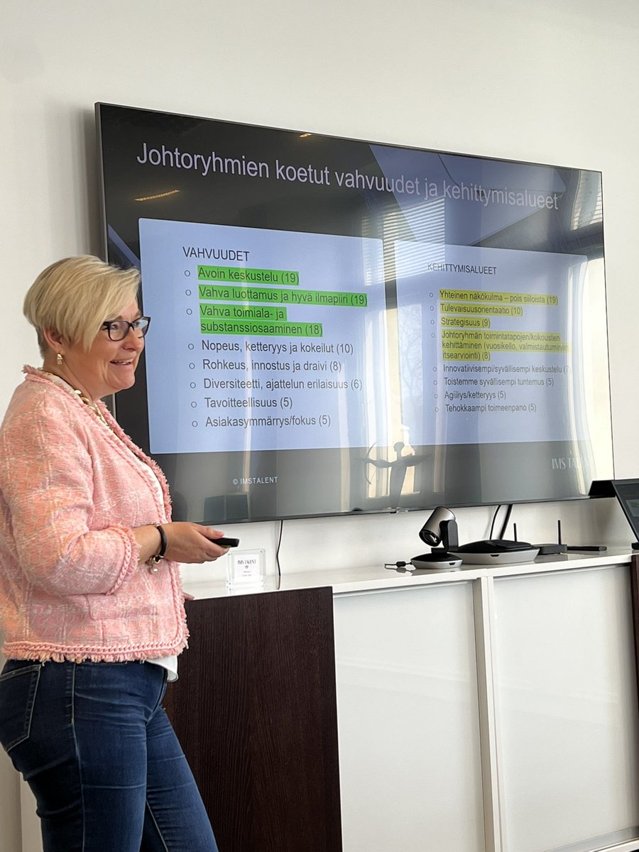 IMS_Talent's tweet photo. Partnerimme @SariSalojarvi esittelee tuoreen johtoryhmätutkimuksen tuloksia. Johtoryhmät kaipaavat enemmän yhteistä näkulmaa, tulevaisuusorientaatiota ja strategisempaa otetta. #jory #connectingthedots #jorytutkimus #johdonsuorahaku https://t.co/G8wTJhWX4G
