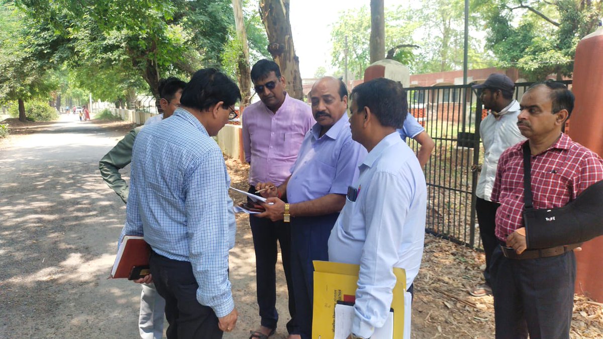 AdmAyodhya's tweet photo. Central school ko masaudha block mein shuru karane ke sambandh mein inspection kiya gaya https://t.co/jVZlOCHnHy
