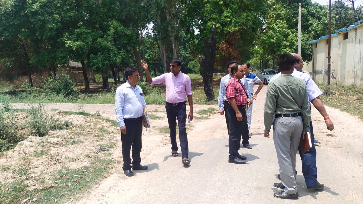 AdmAyodhya's tweet photo. Central school ko masaudha block mein shuru karane ke sambandh mein inspection kiya gaya https://t.co/jVZlOCHnHy