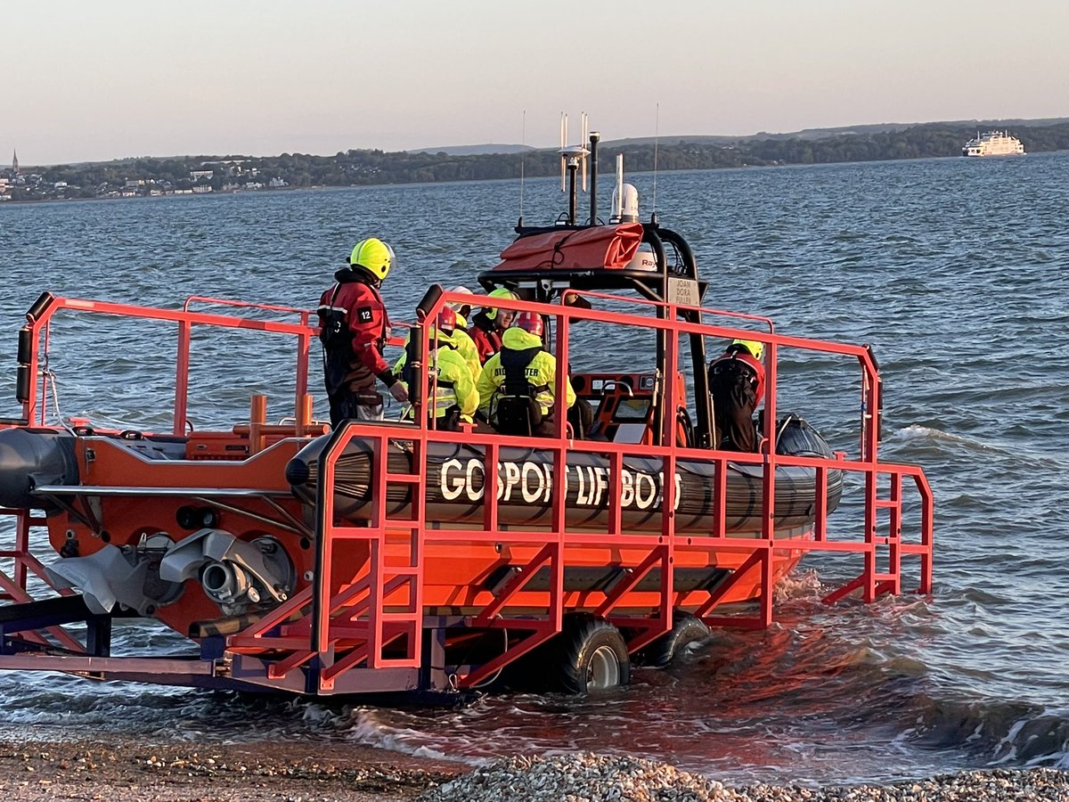 Last night we had a great evening of joint training with <a href="/GAFIRS/">GAFIRS Lifeboat</a> Gosport &amp; Fareham Inshore Lifeboat.#Lifeboat #lifesaving #boating #watersafety