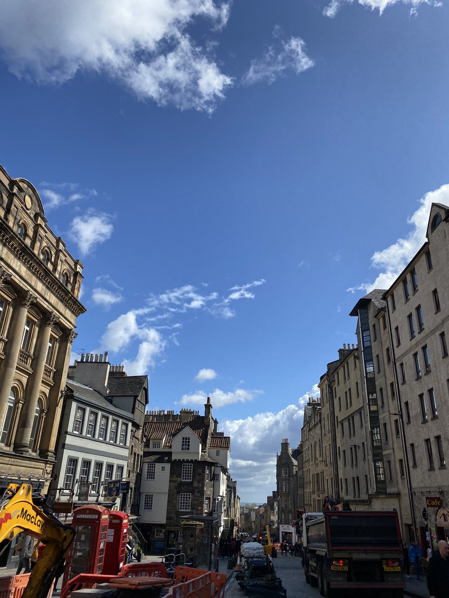 PushPlusEU's tweet photo. Edinburgh looking gorgeous in the windy sun yesterday. Today 20 PUSH+ artists and partners arrive in Edinburgh to spend time at Edinburgh Int Children’s Festival ❤️@ImaginateUK We cannot wait to welcome them and be together in person. @europe_creative #PushPlus https://t.co/jox6WLM8Lz