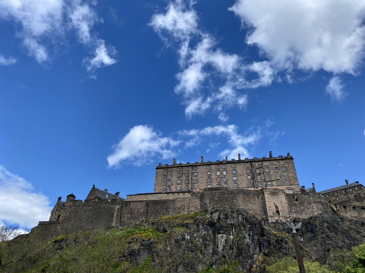 PushPlusEU's tweet photo. Edinburgh looking gorgeous in the windy sun yesterday. Today 20 PUSH+ artists and partners arrive in Edinburgh to spend time at Edinburgh Int Children’s Festival ❤️@ImaginateUK We cannot wait to welcome them and be together in person. @europe_creative #PushPlus https://t.co/jox6WLM8Lz