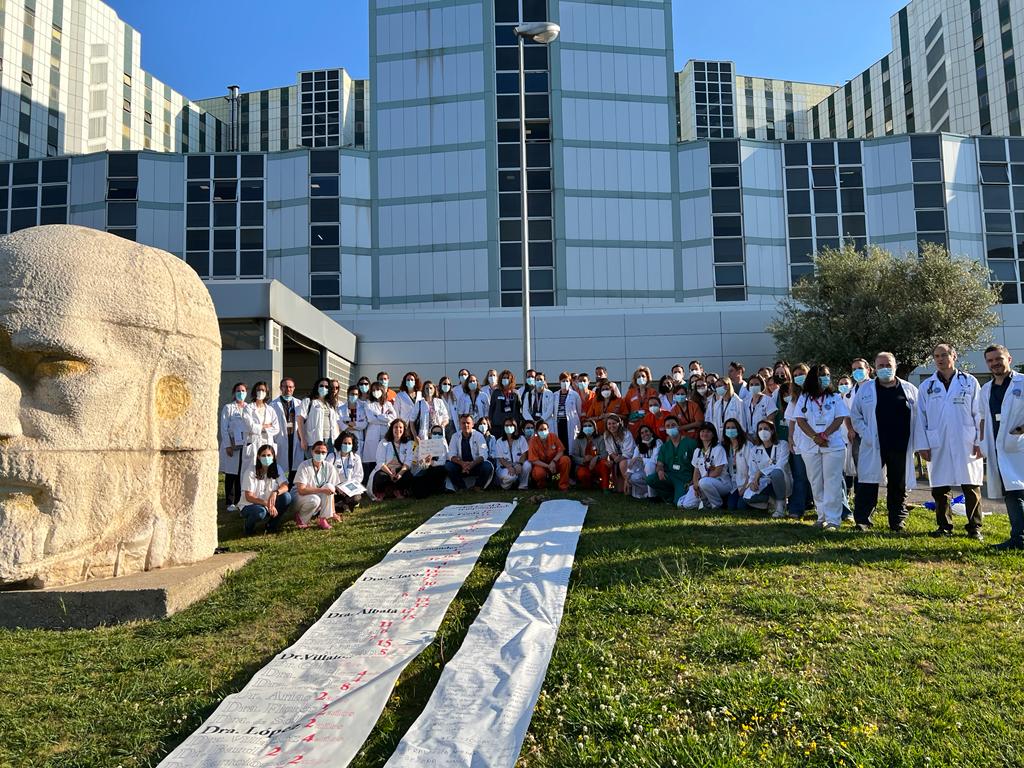 ECojunudo's tweet photo. Aquí está un grupo ( sanitarios) donde debería estar @ccarballo50 ( interino) suponemos q esta como tertuliano preparando programa @SextaNocheTV dedicado a los 800000 trabajadores de toda España en fraude de ley por abuso de temporalidad  y derogacion ley 20/21 #FijezaYa p https://t.co/vy1ZkINyOW