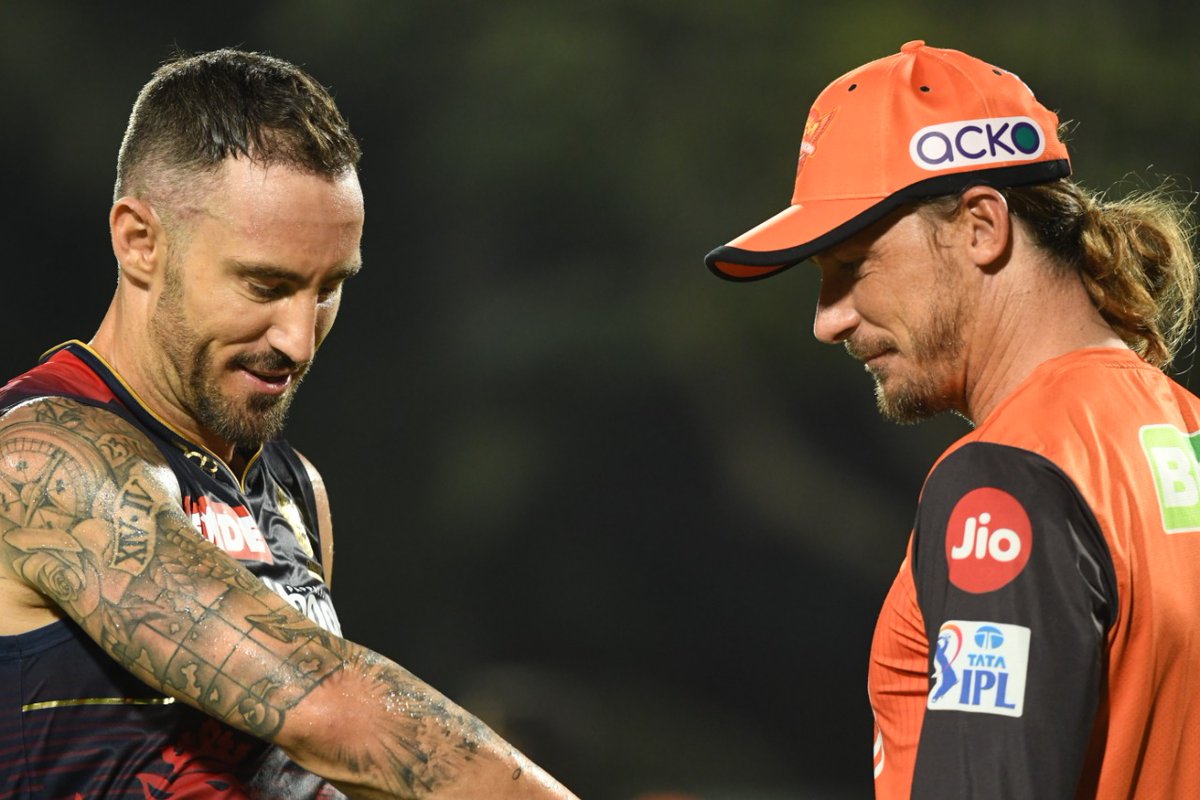 rcbfansofficial's tweet photo. South African connection 😌😌

#RCB12thManArmy #IPL2022 #TataIPL #RCB #FafDuPlessis #DaleSteyn #CaptainFaf #PlayBold #BoldArmy https://t.co/DJQlITUyXd