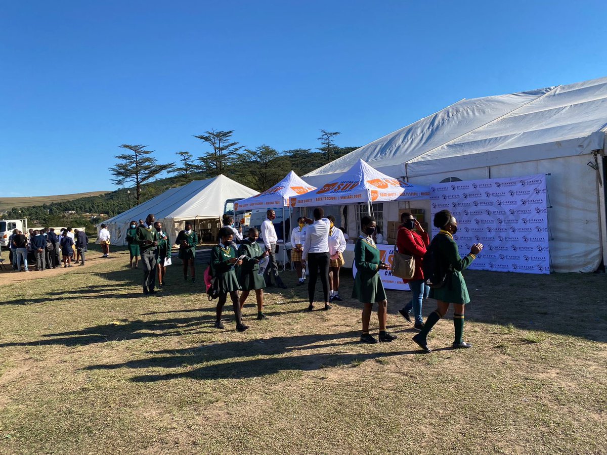 M__Lisakhanya's tweet photo. today is the day of the #NationalCareerExpo2022 , opportunities for learners to showcase different career choices in Maths and science https://t.co/X74LiWiPm6